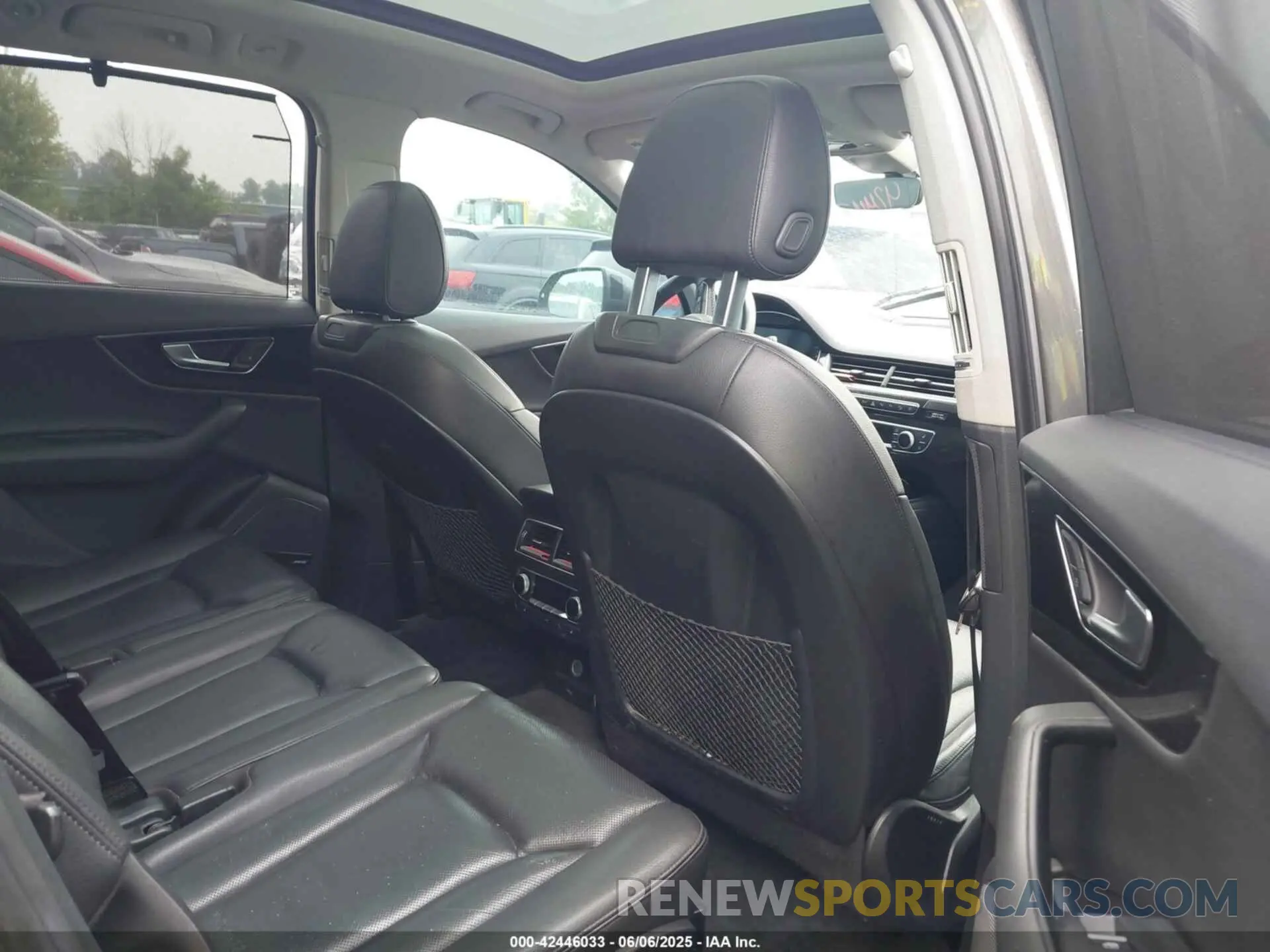 8 fotografías del automóvil dañado WA1VAAF76KD000796 AUDI Q7 2019
