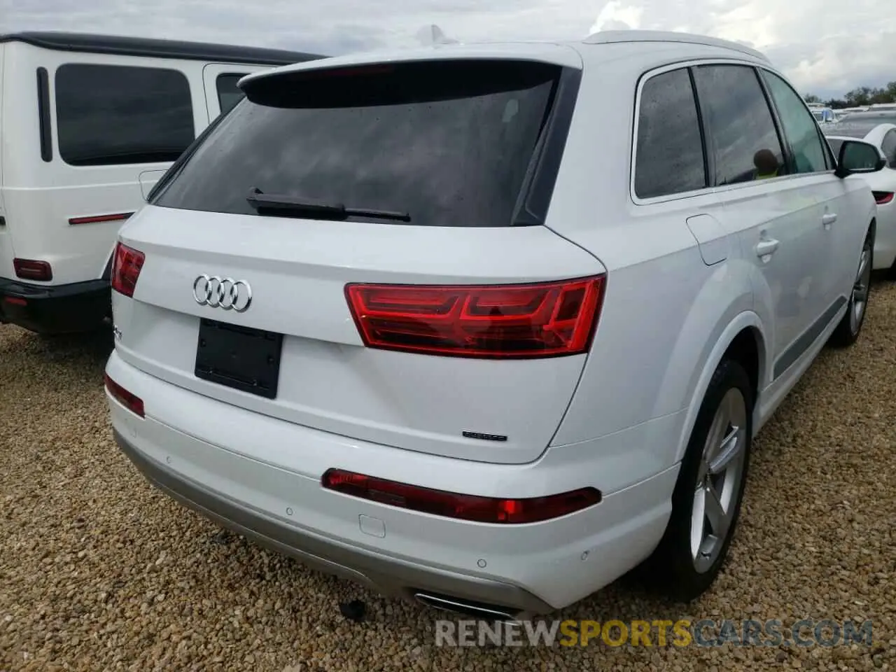 4 fotografías del automóvil dañado WA1VAAF76KD048735 AUDI Q7 2019