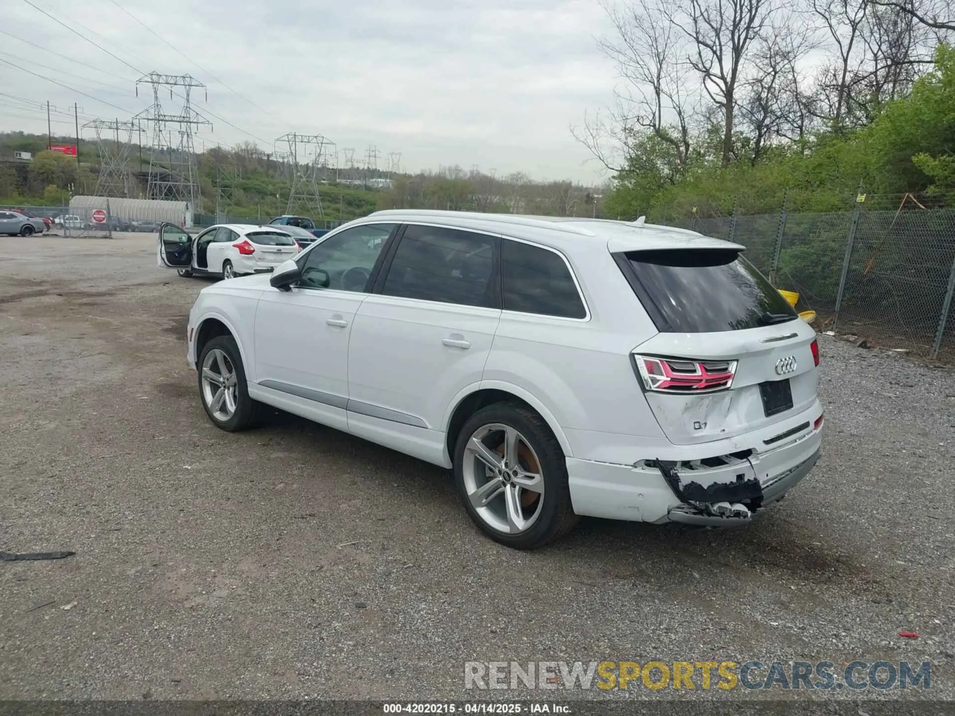 3 fotografías del automóvil dañado WA1VAAF77KD033998 AUDI Q7 2019