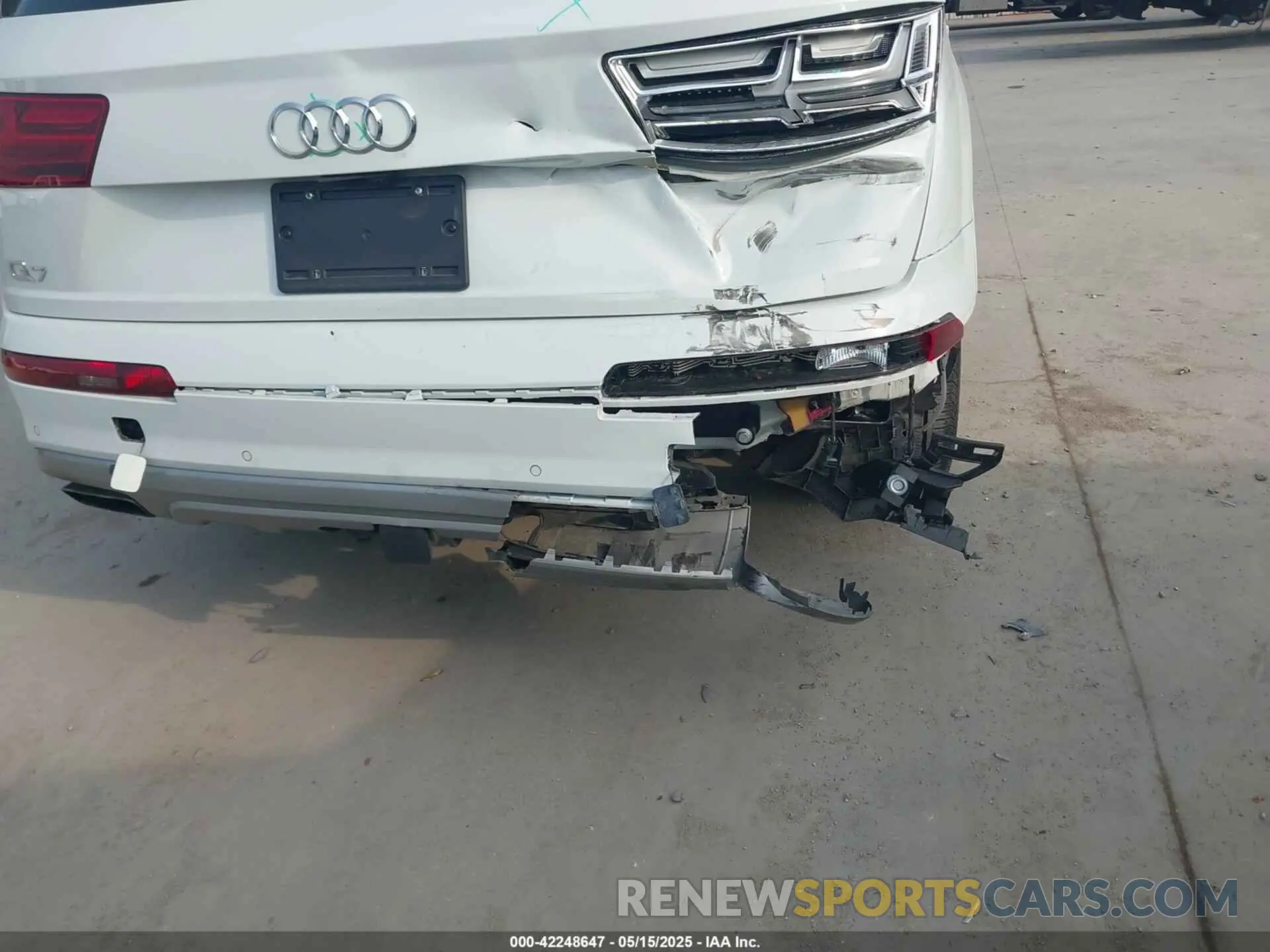 17 fotografías del automóvil dañado WA1VAAF79KD005913 AUDI Q7 2019