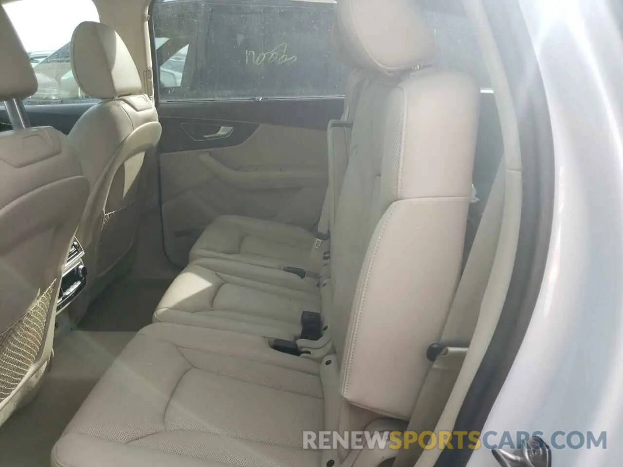 6 fotografías del automóvil dañado WA1VAAF79KD036305 AUDI Q7 2019