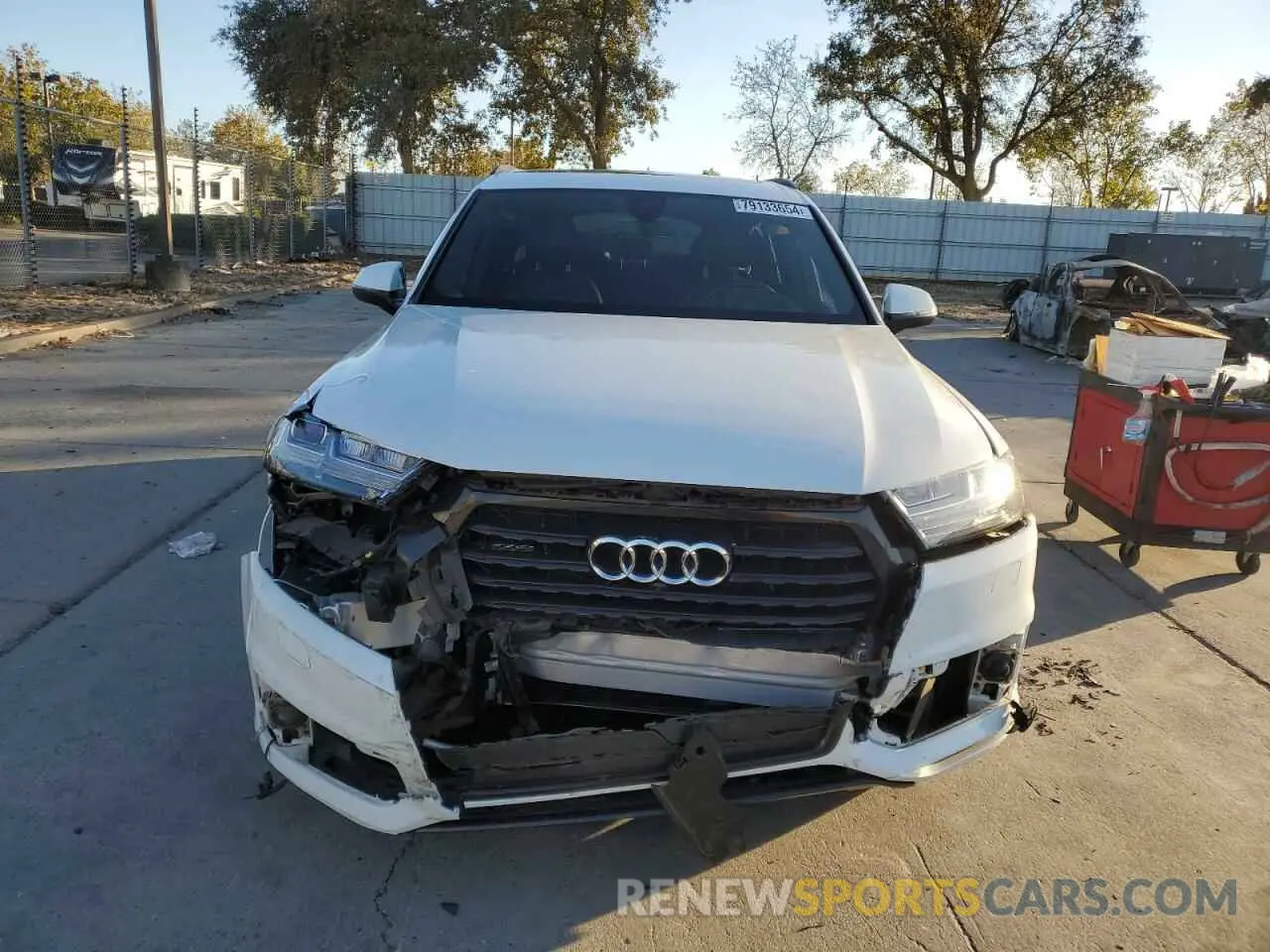 5 fotografías del automóvil dañado WA1VABF73KD025984 AUDI Q7 2019