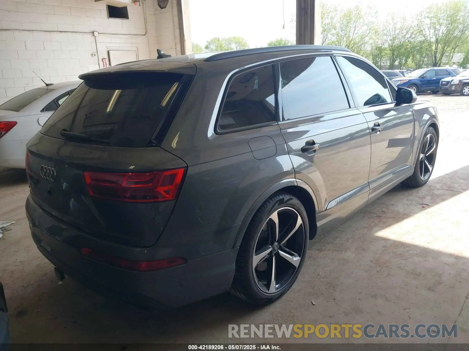 4 fotografías del automóvil dañado WA1VABF78KD018836 AUDI Q7 2019