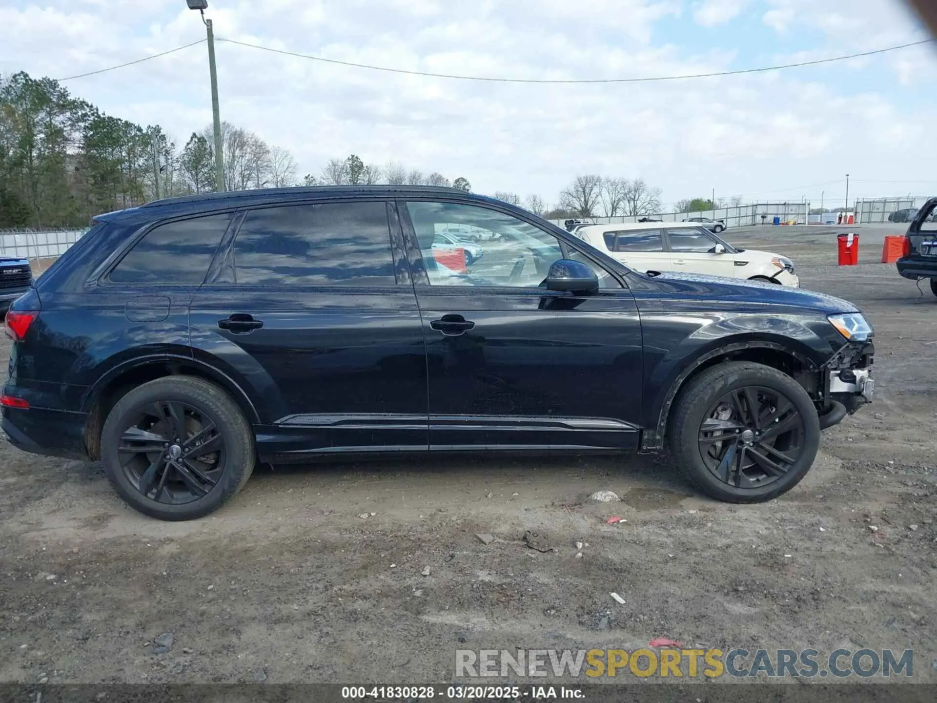 14 fotografías del automóvil dañado WA1LJAF74LD010610 AUDI Q7 2020