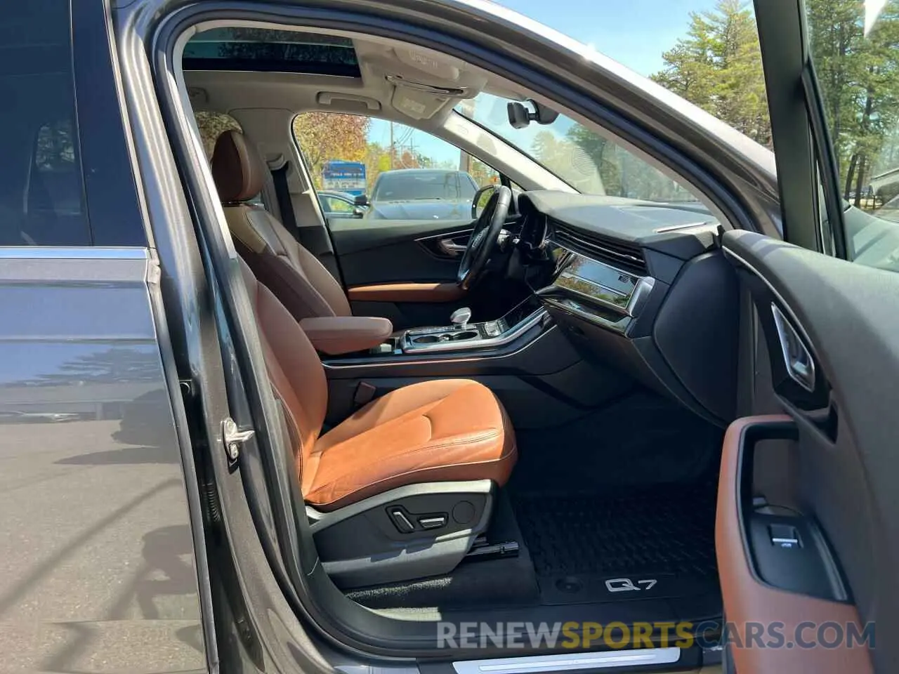 5 fotografías del automóvil dañado WA1LXAF78LD004825 AUDI Q7 2020