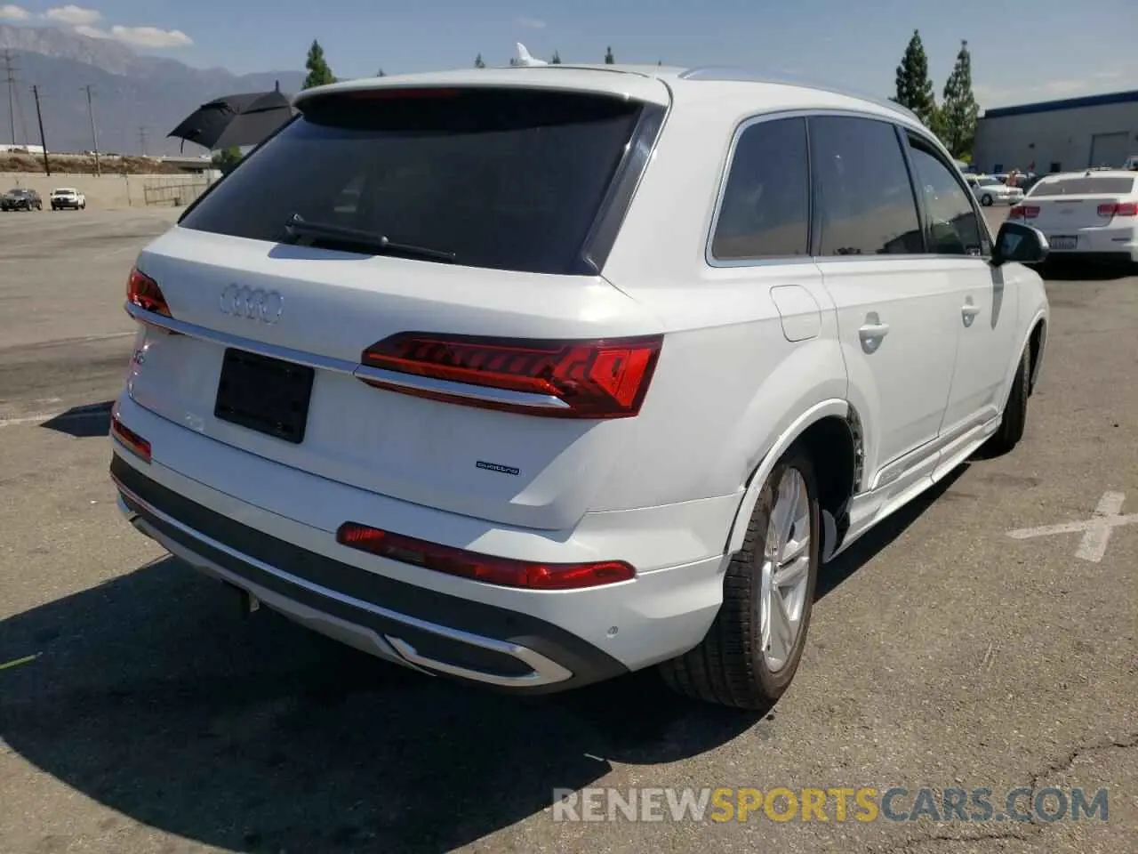 4 fotografías del automóvil dañado WA1AJAF7XMD033480 AUDI Q7 2021