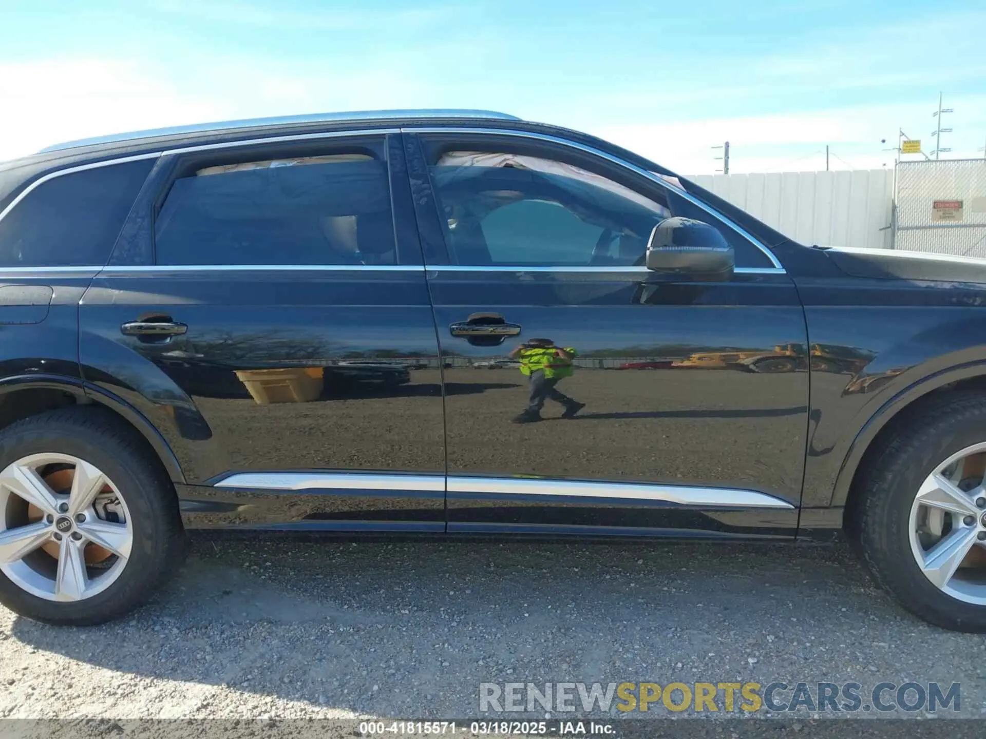 13 fotografías del automóvil dañado WA1AXAF77MD033371 AUDI Q7 2021