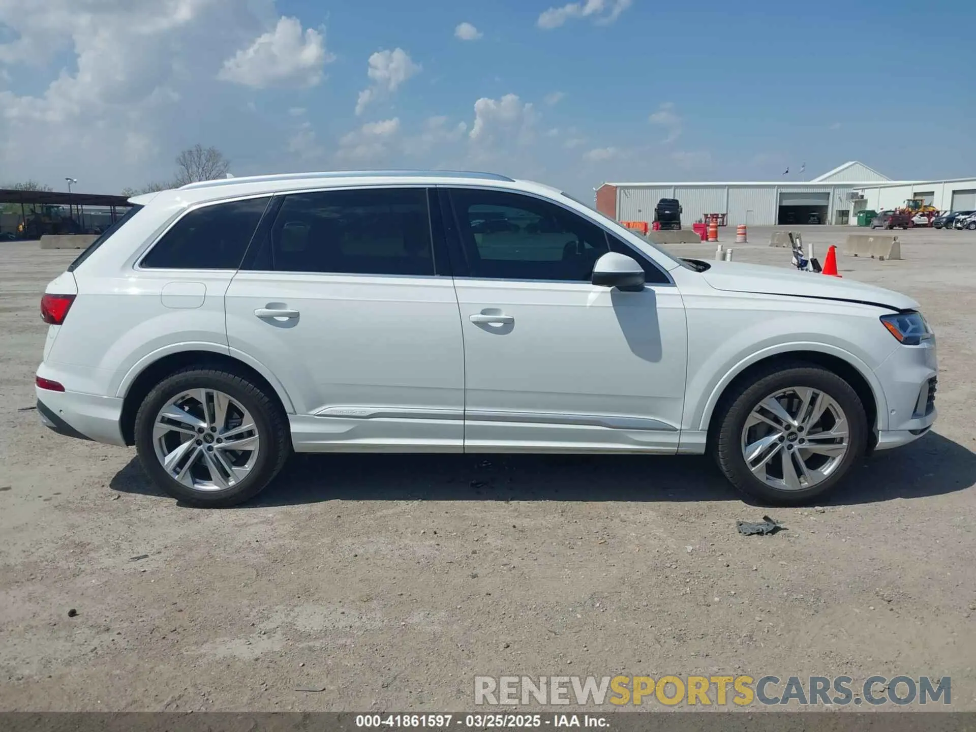 13 fotografías del automóvil dañado WA1LJAF76MD014837 AUDI Q7 2021