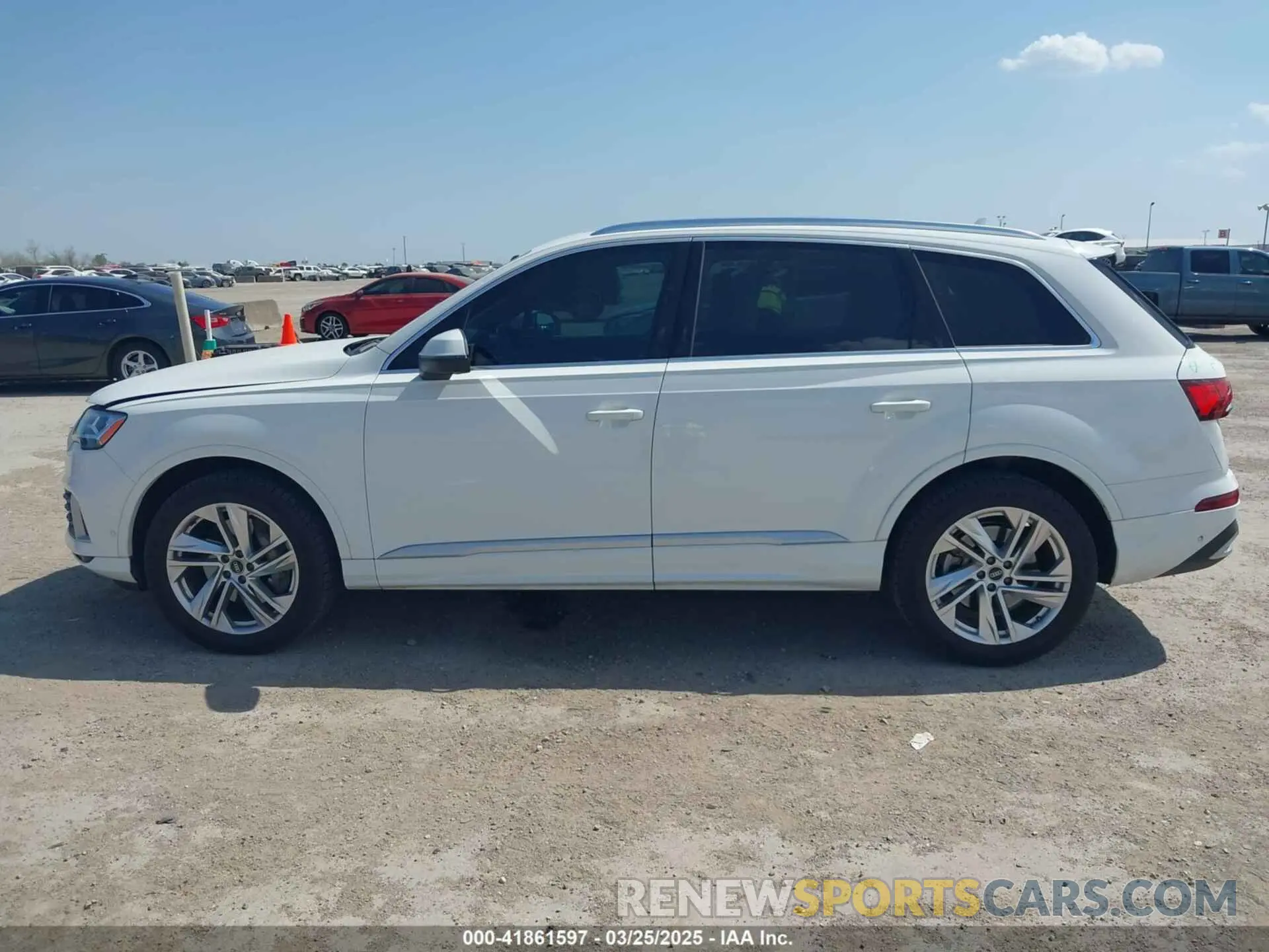 14 fotografías del automóvil dañado WA1LJAF76MD014837 AUDI Q7 2021