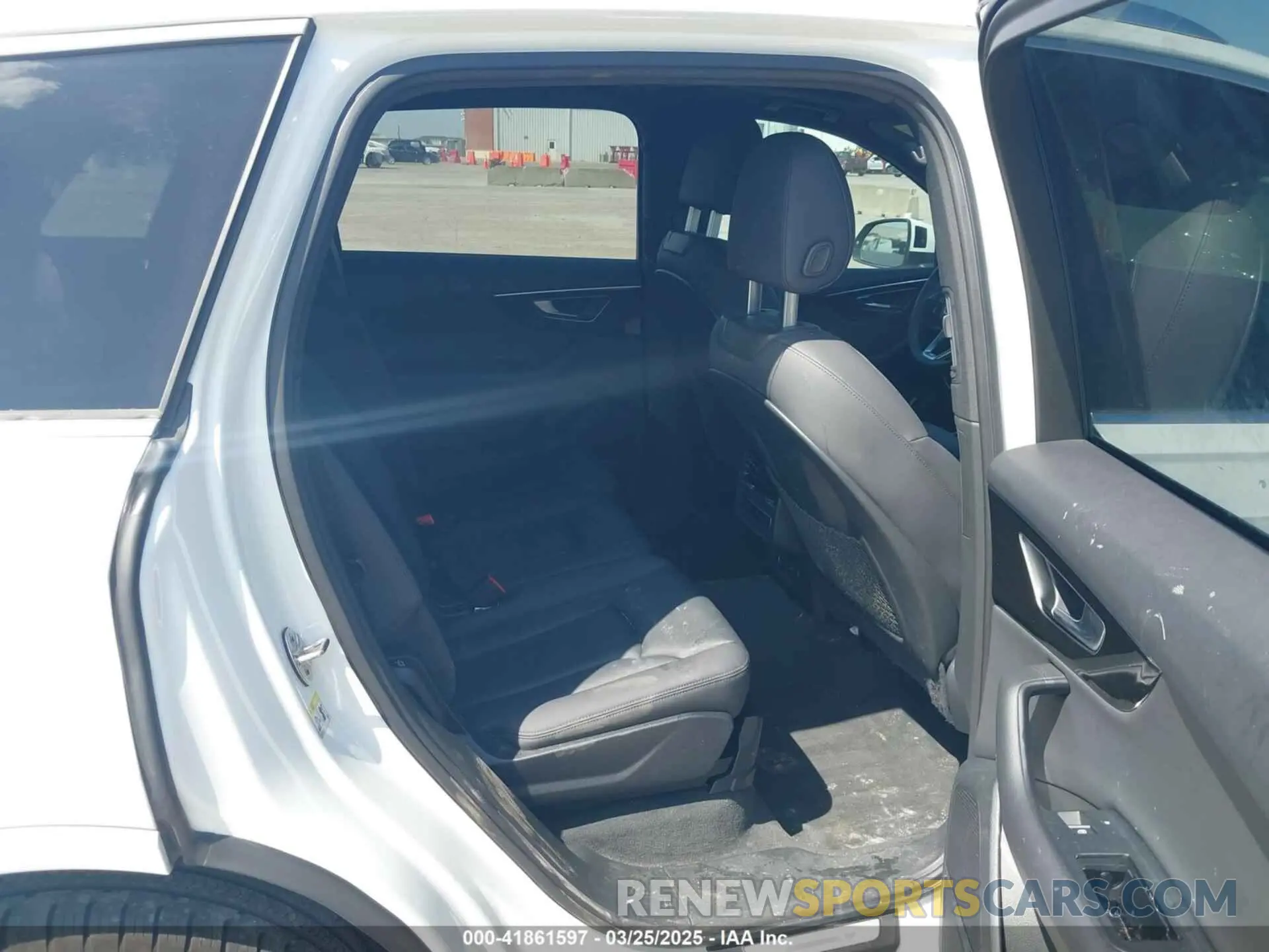8 fotografías del automóvil dañado WA1LJAF76MD014837 AUDI Q7 2021