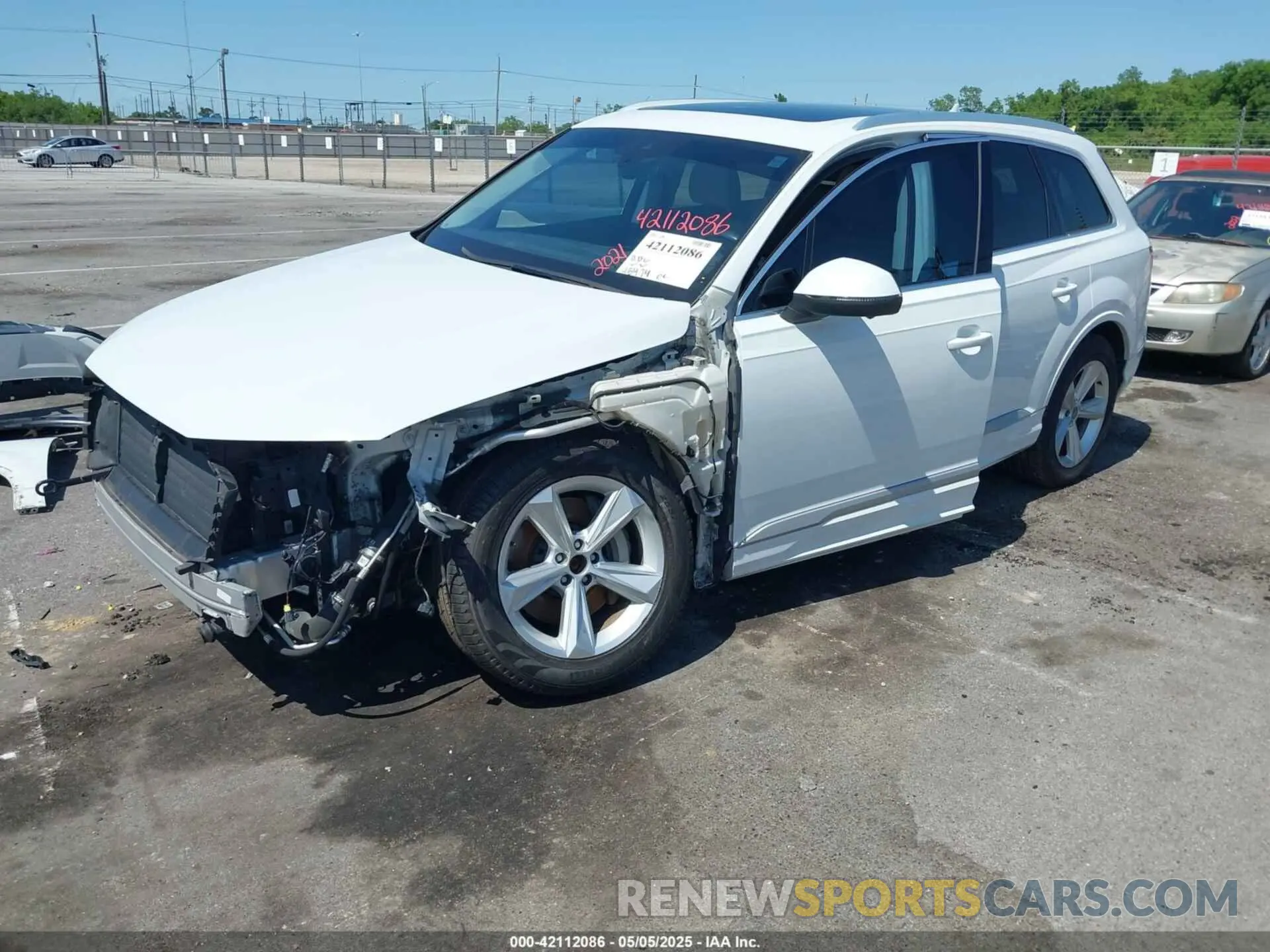 2 fotografías del automóvil dañado WA1LJAF78MD011440 AUDI Q7 2021
