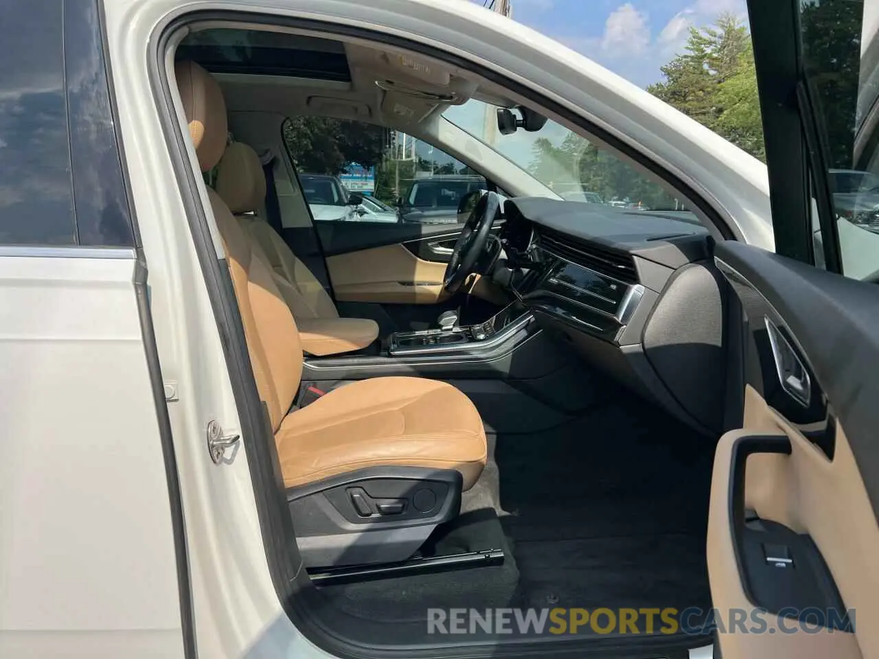 5 fotografías del automóvil dañado WA1LXAF70MD014010 AUDI Q7 2021