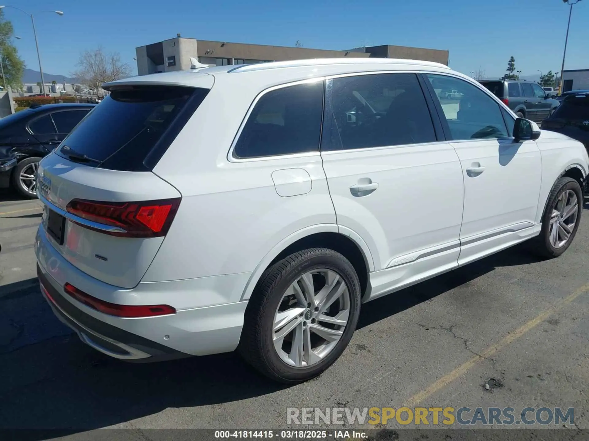 4 fotografías del automóvil dañado WA1LXAF73MD021033 AUDI Q7 2021