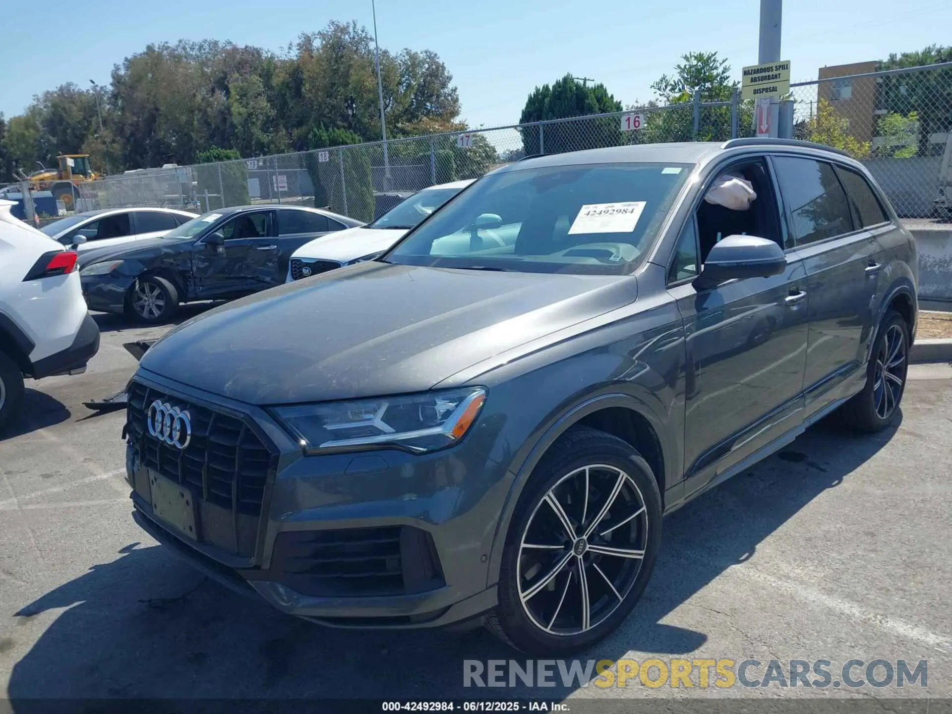 2 fotografías del automóvil dañado WA1LXAF75MD013368 AUDI Q7 2021