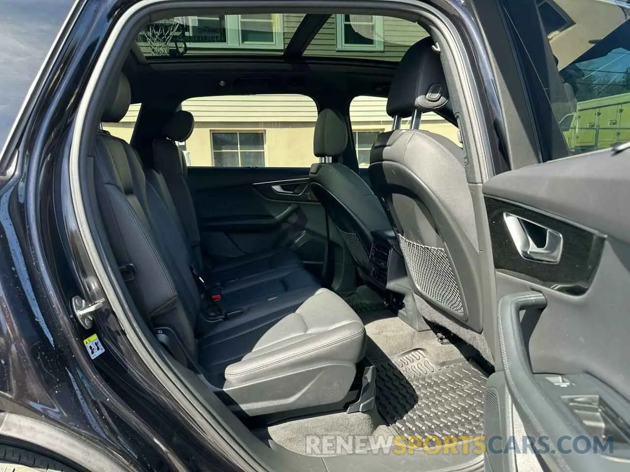 8 fotografías del automóvil dañado WA1LXAF79MD000493 AUDI Q7 2021
