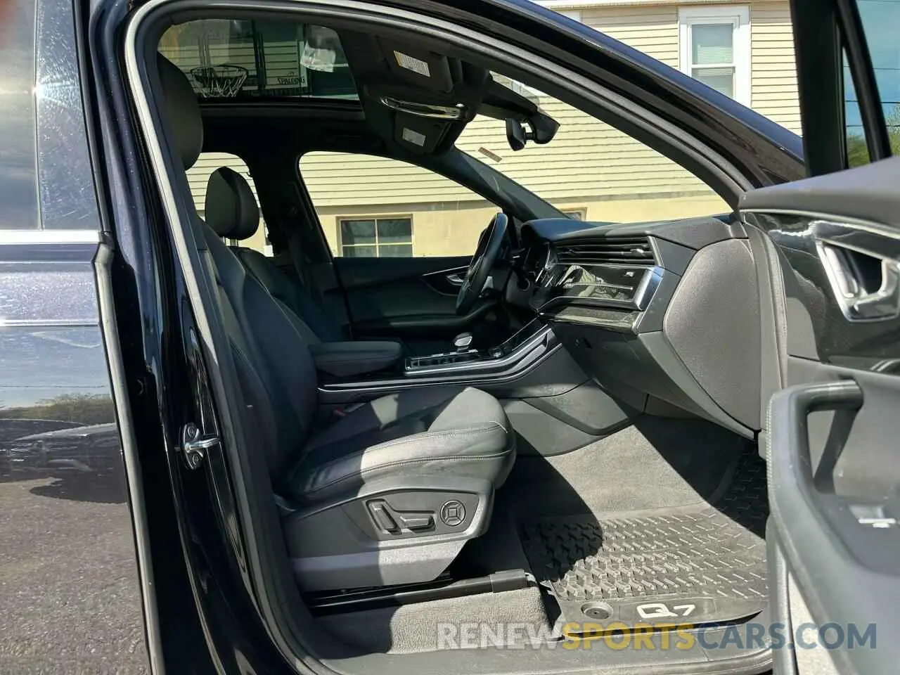 9 fotografías del automóvil dañado WA1LXAF79MD000493 AUDI Q7 2021