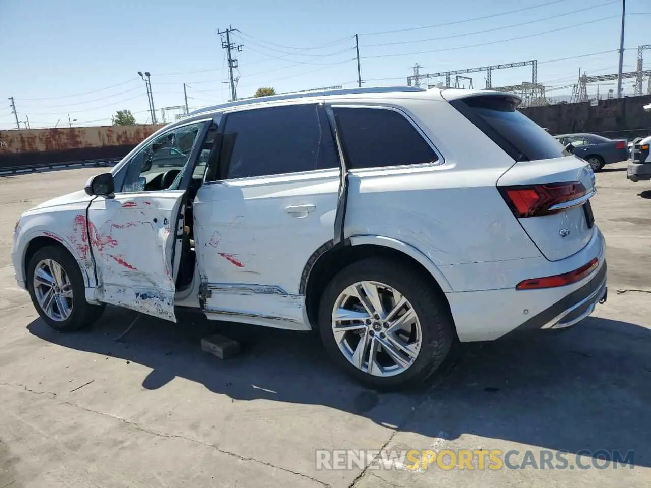 2 fotografías del automóvil dañado WA1LXAF7XMD016671 AUDI Q7 2021