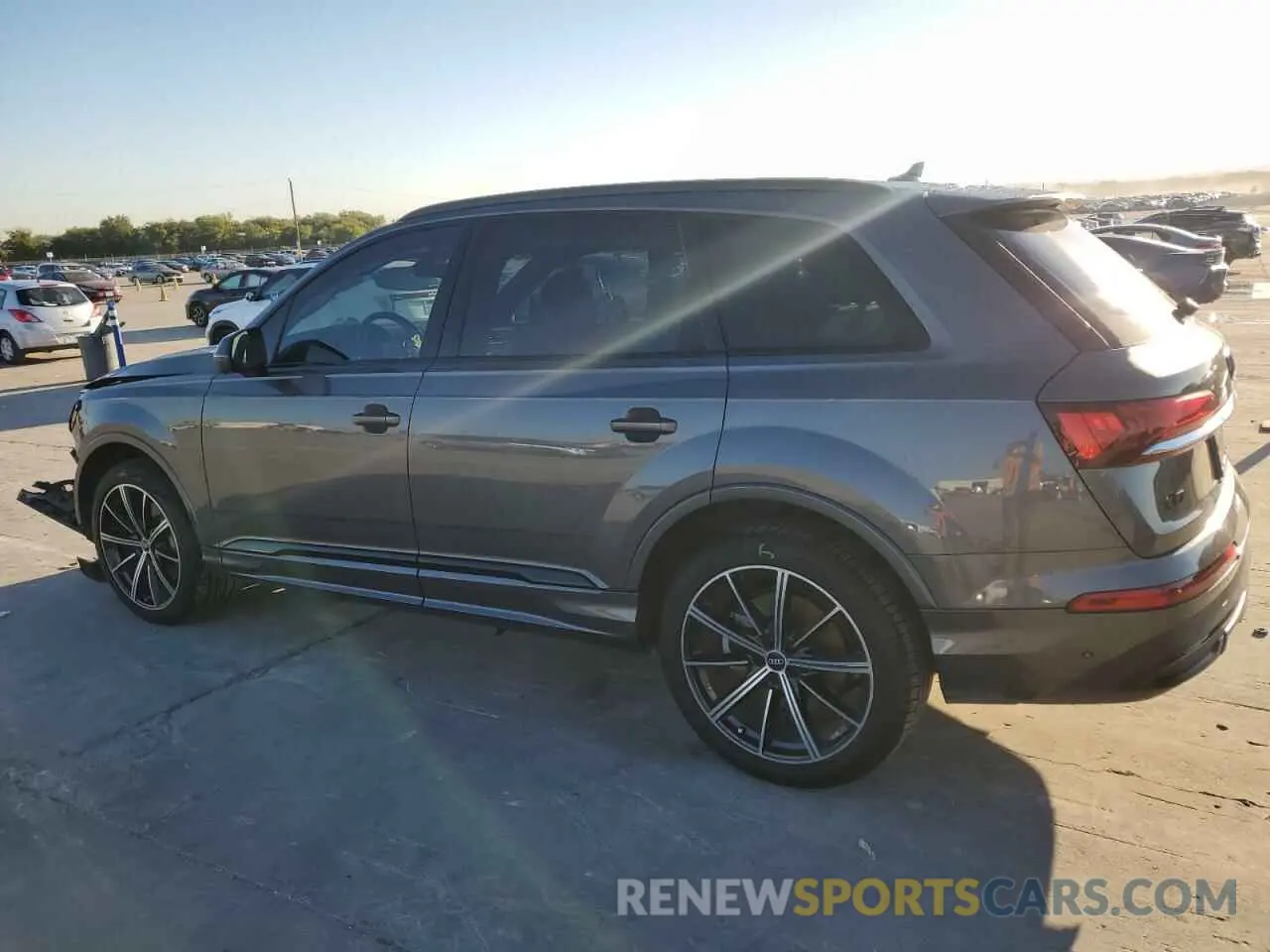 2 fotografías del automóvil dañado WA1LXAF7XMD036385 AUDI Q7 2021