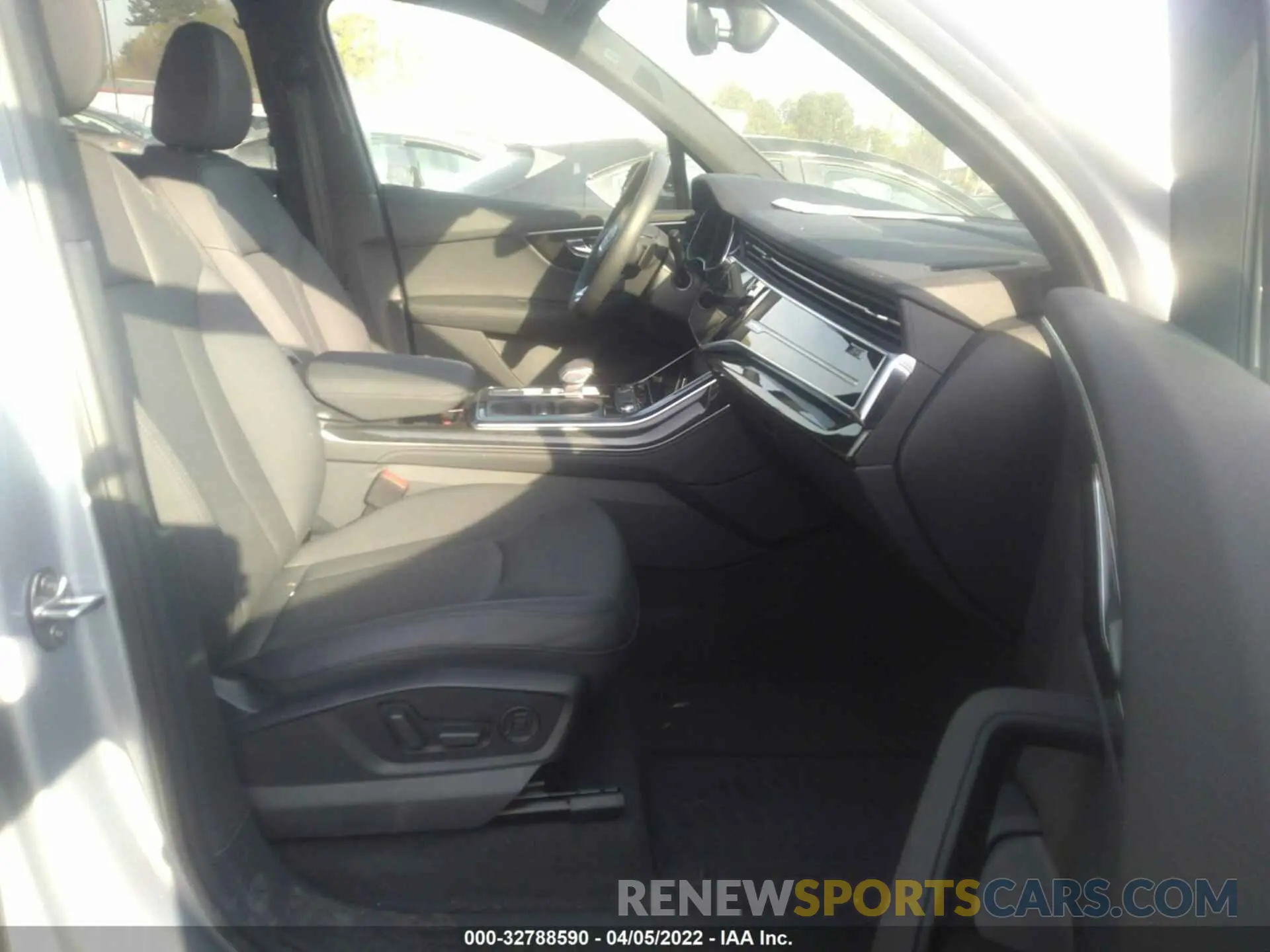 5 fotografías del automóvil dañado WA1VXAF70MD012413 AUDI Q7 2021
