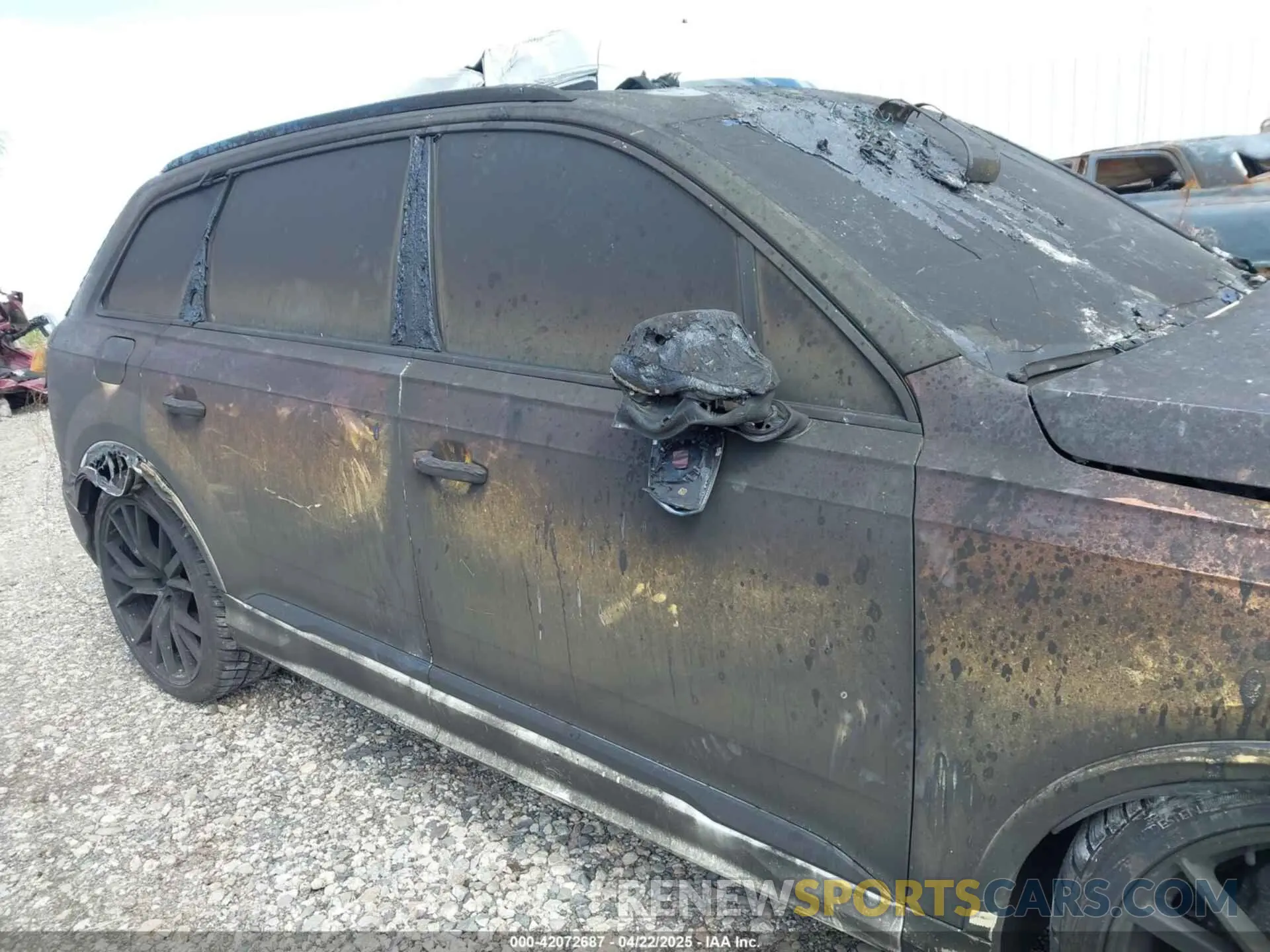 14 fotografías del automóvil dañado WA1VXBF73MD021287 AUDI Q7 2021