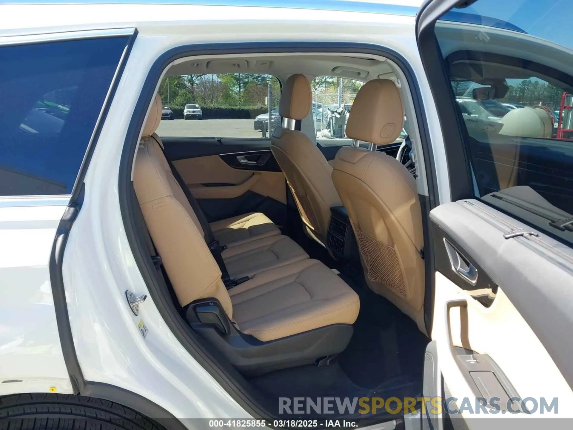 8 fotografías del automóvil dañado WA1LCBF72PD031042 AUDI Q7 2023