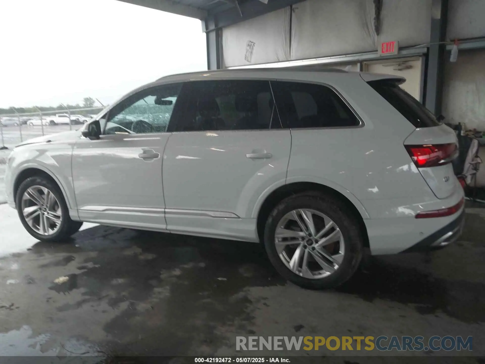14 fotografías del automóvil dañado WA1LCBF7XPD001335 AUDI Q7 2023