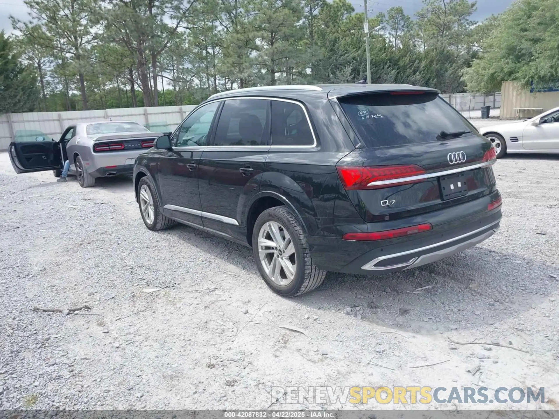 3 fotografías del automóvil dañado WA1LXBF70PD010789 AUDI Q7 2023