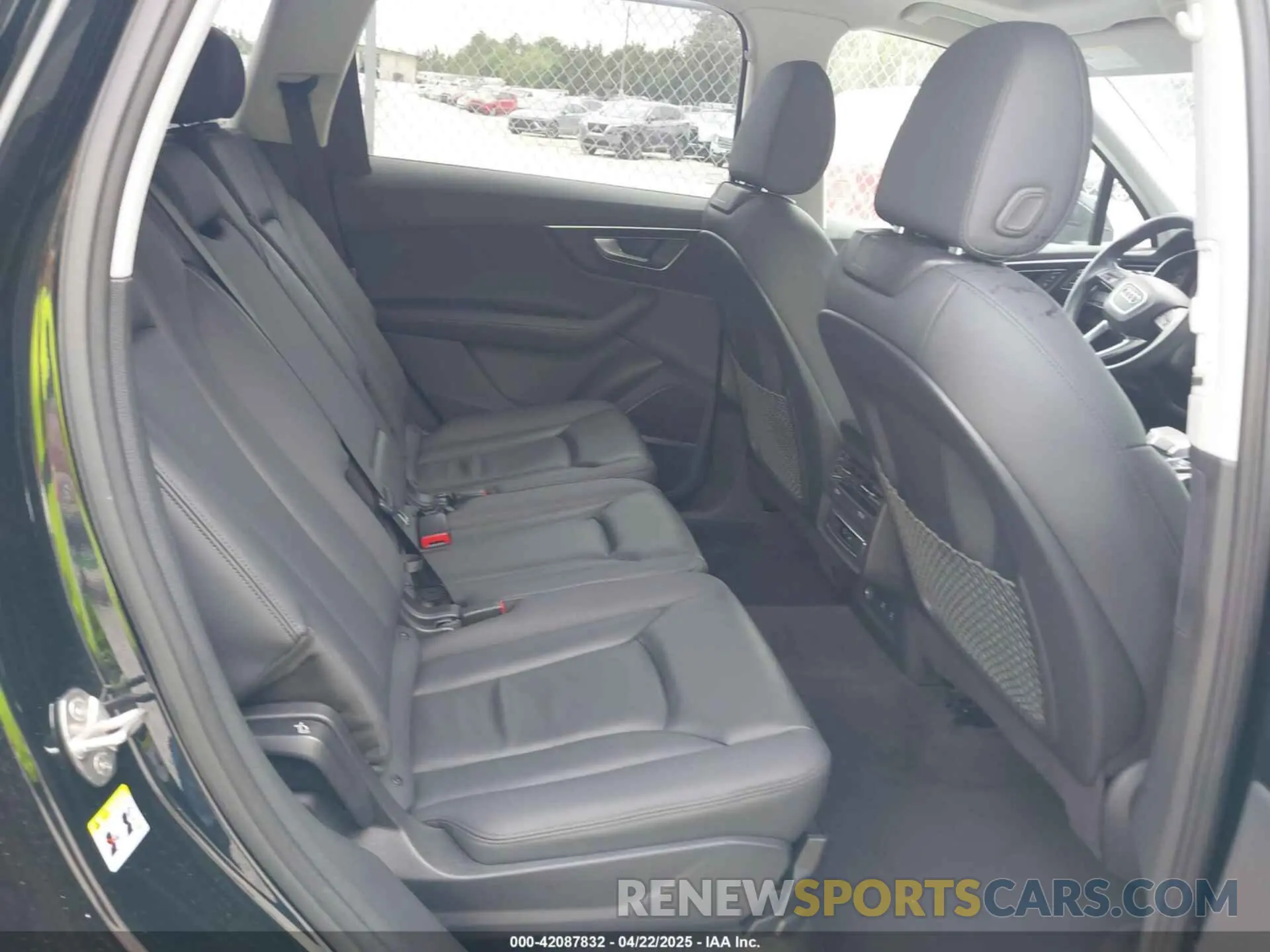 8 fotografías del automóvil dañado WA1LXBF70PD010789 AUDI Q7 2023