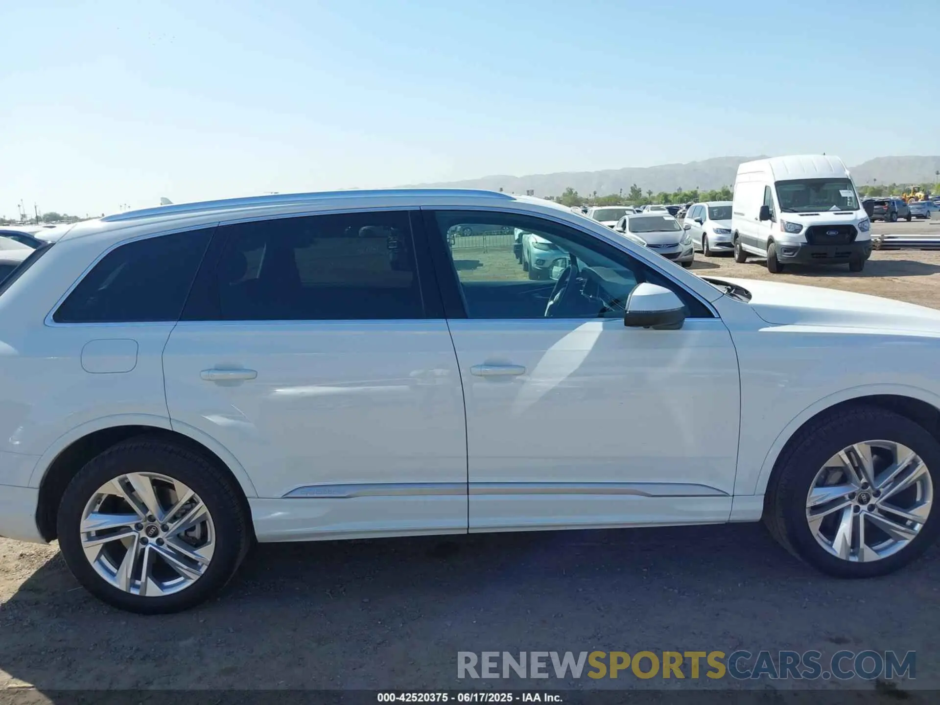 13 fotografías del automóvil dañado WA1LXBF71PD009599 AUDI Q7 2023