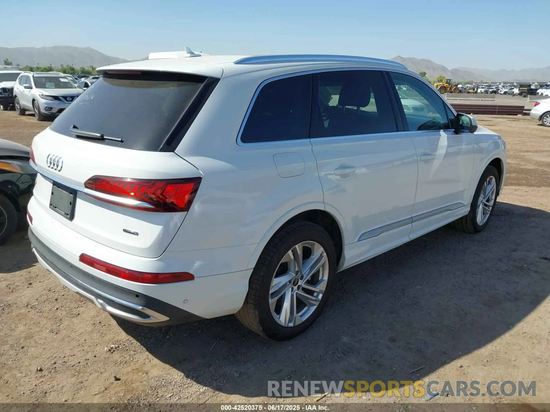 4 fotografías del automóvil dañado WA1LXBF71PD009599 AUDI Q7 2023