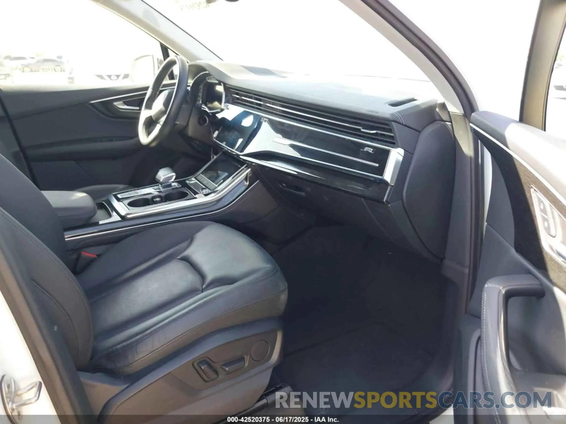 5 fotografías del automóvil dañado WA1LXBF71PD009599 AUDI Q7 2023