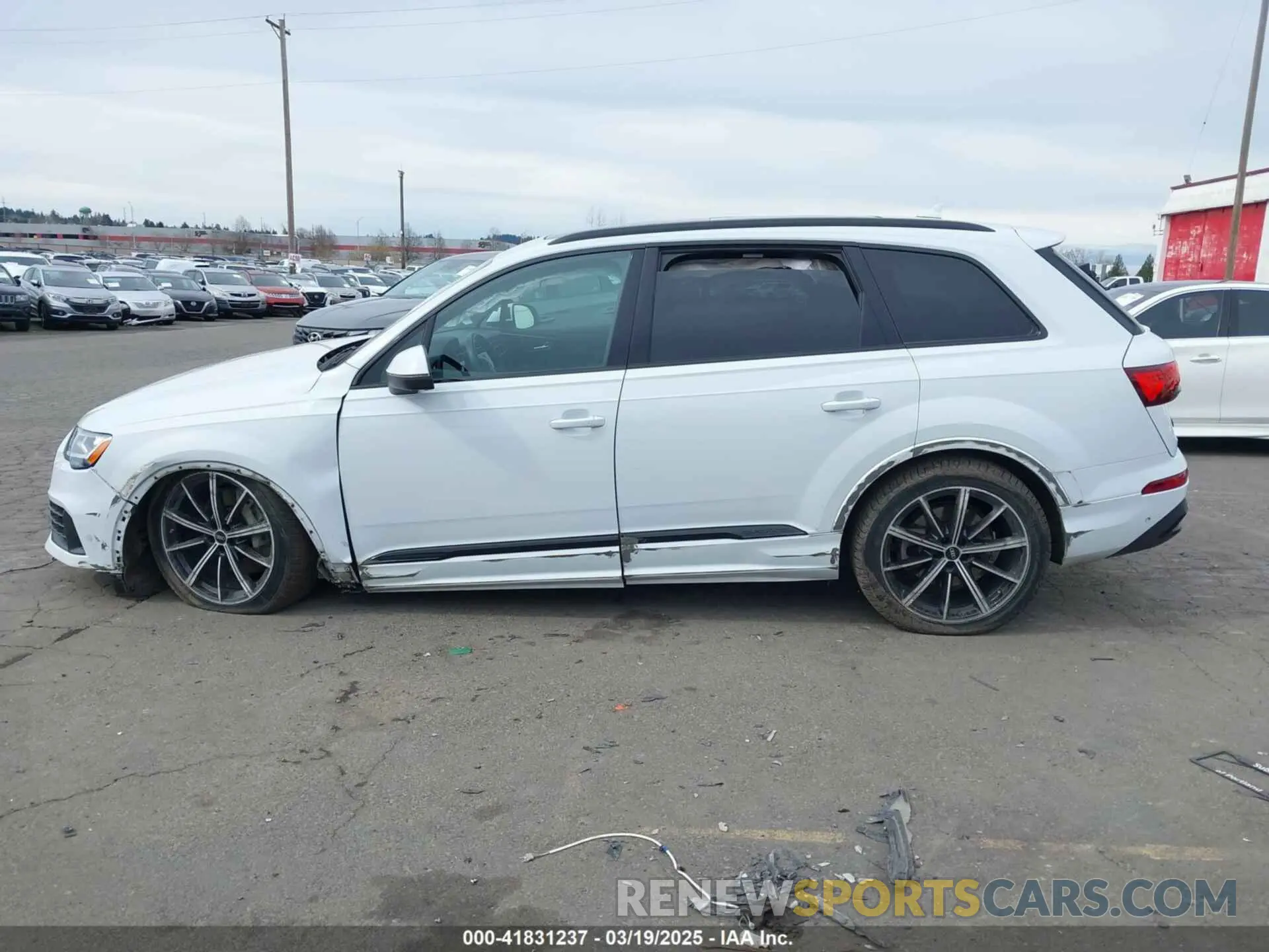 13 fotografías del automóvil dañado WA1LXBF73PD001777 AUDI Q7 2023