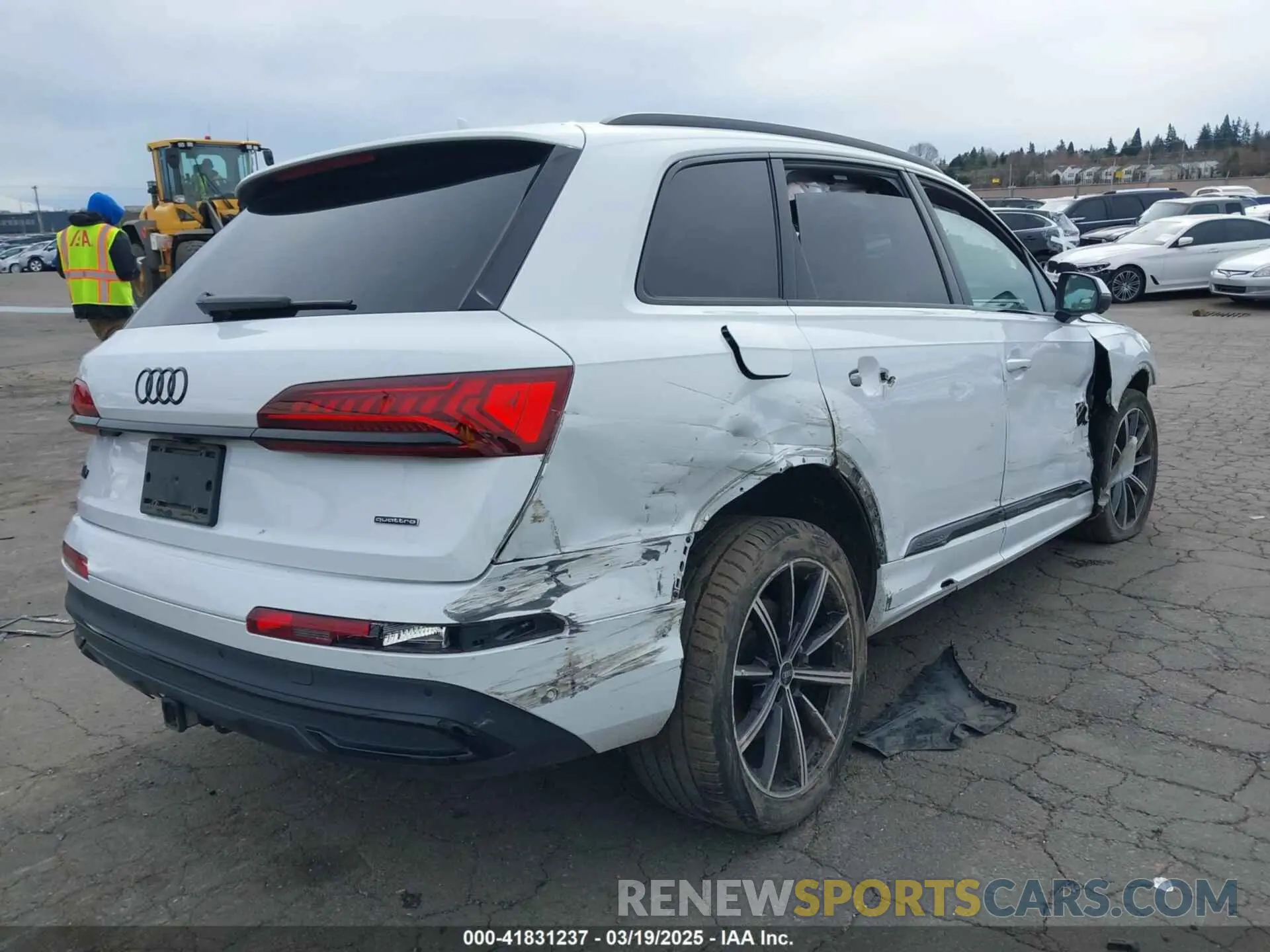 4 fotografías del automóvil dañado WA1LXBF73PD001777 AUDI Q7 2023