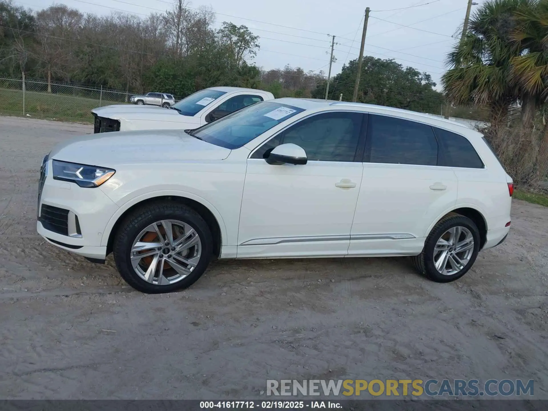 14 fotografías del automóvil dañado WA1ACBF79RD001840 AUDI Q7 2024