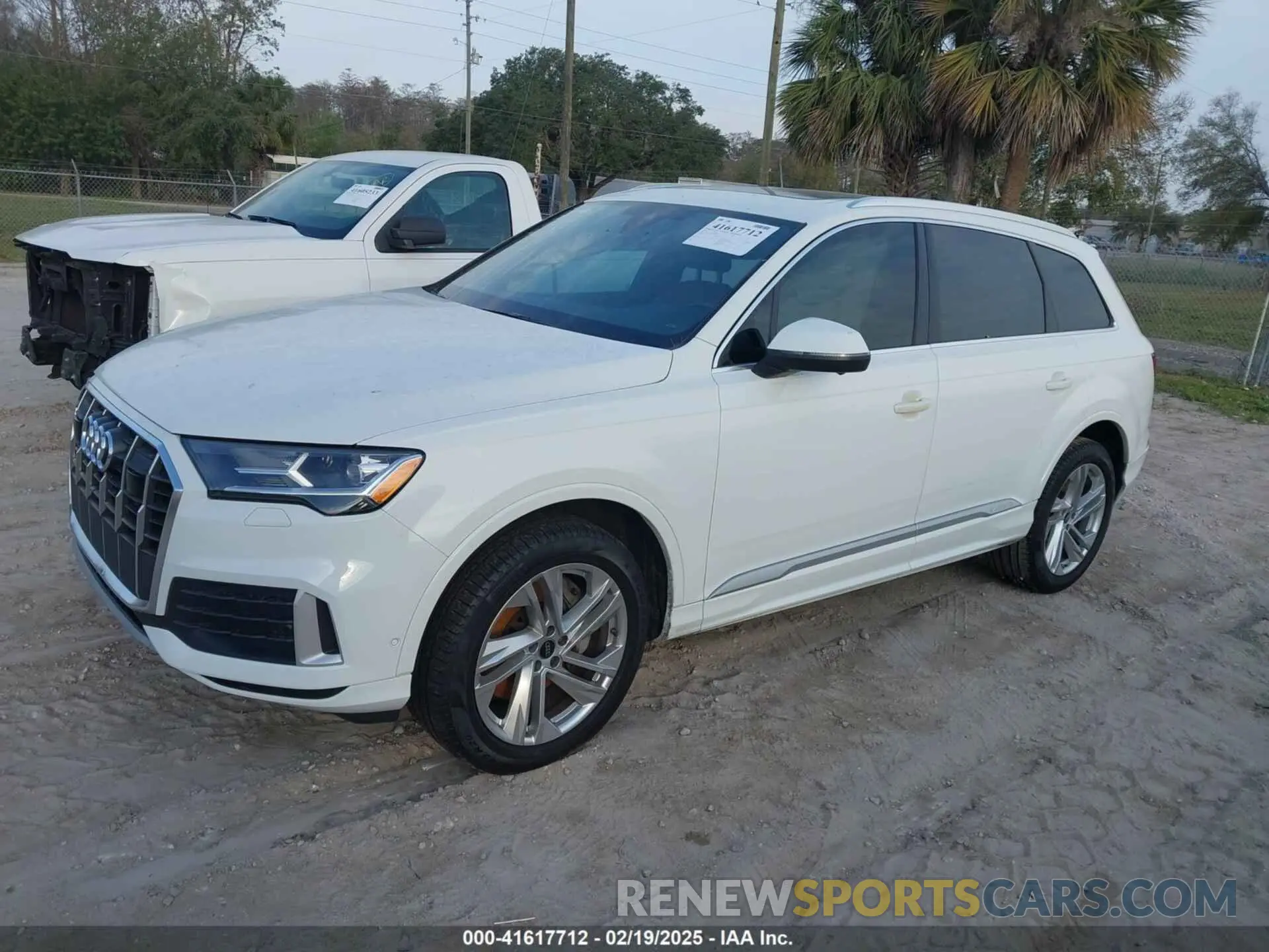 2 fotografías del automóvil dañado WA1ACBF79RD001840 AUDI Q7 2024