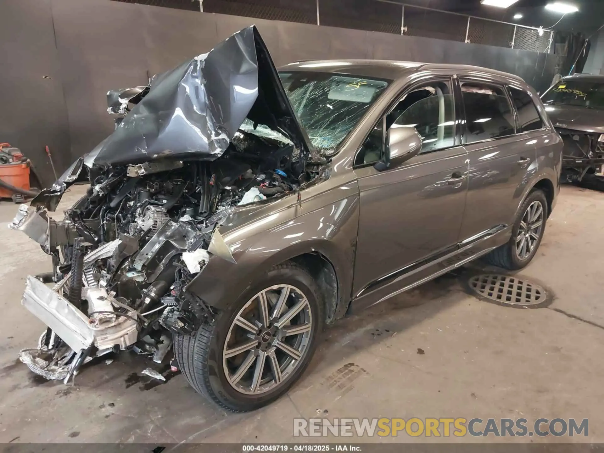 2 fotografías del automóvil dañado WA1LCBF71RD004059 AUDI Q7 2024