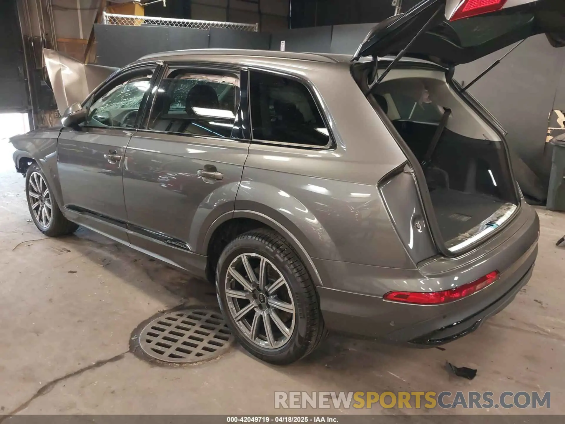 3 fotografías del automóvil dañado WA1LCBF71RD004059 AUDI Q7 2024