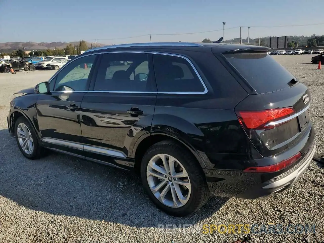 2 fotografías del automóvil dañado WA1ACBF71SD002437 AUDI Q7 2025