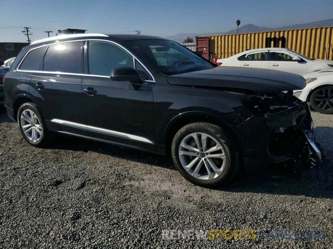 4 fotografías del automóvil dañado WA1ACBF71SD002437 AUDI Q7 2025