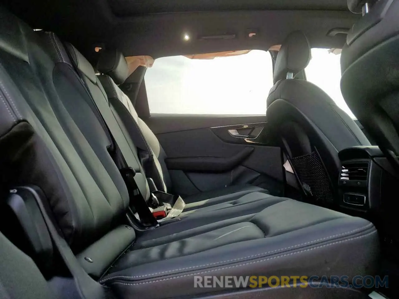 10 fotografías del automóvil dañado WA1ACBF79SD004081 AUDI Q7 2025
