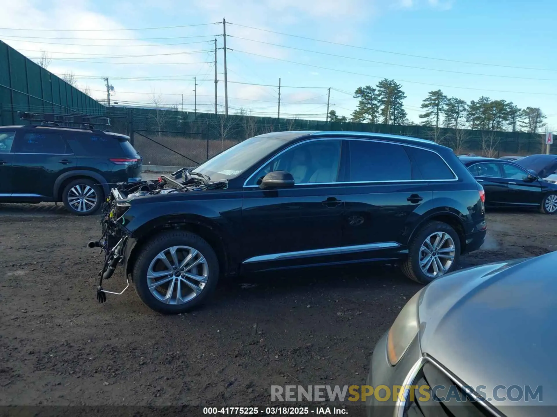15 fotografías del automóvil dañado WA1ACBF7XSD020452 AUDI Q7 2025