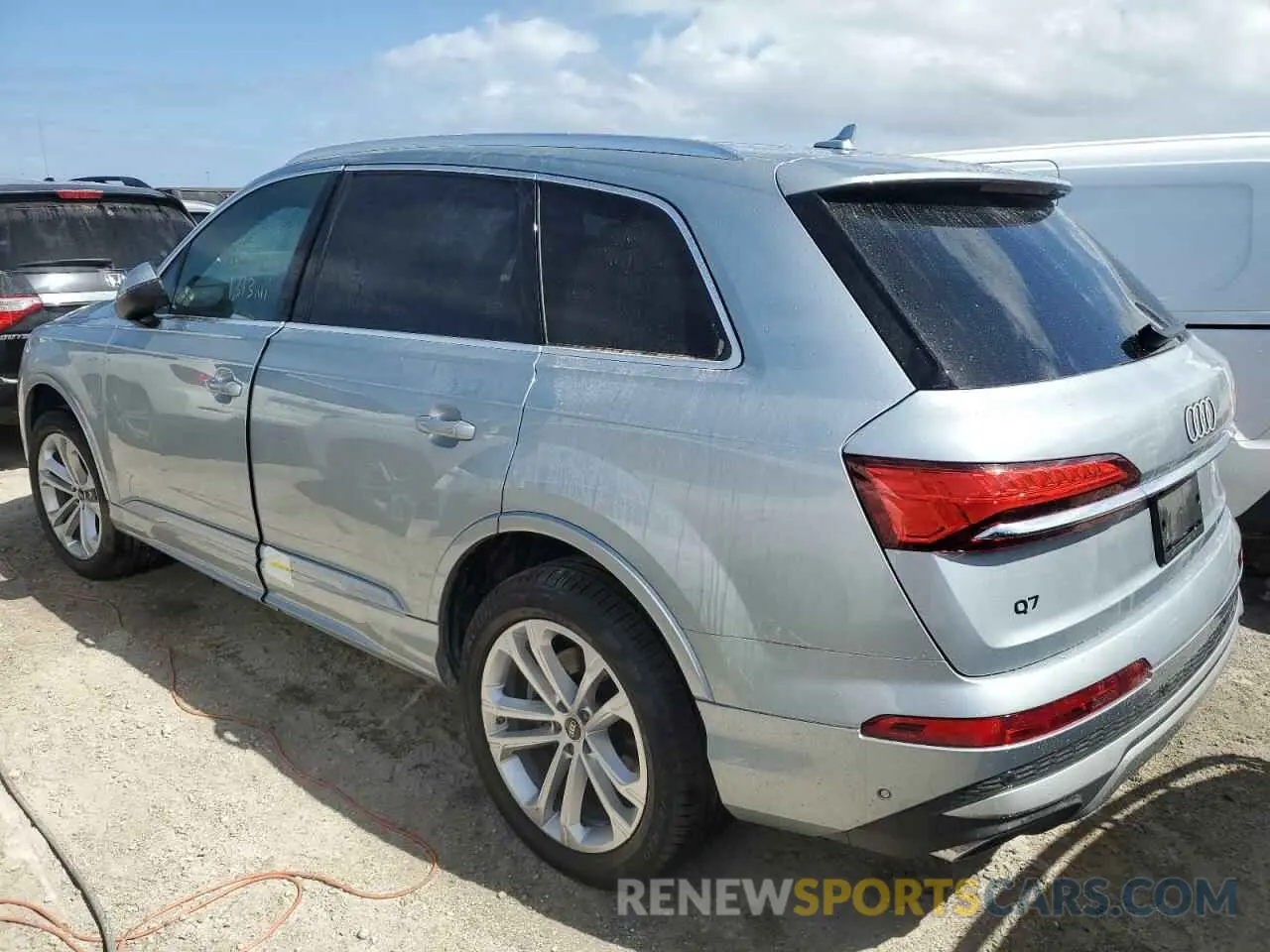 2 fotografías del automóvil dañado WA1AVBF7XSD004391 AUDI Q7 2025