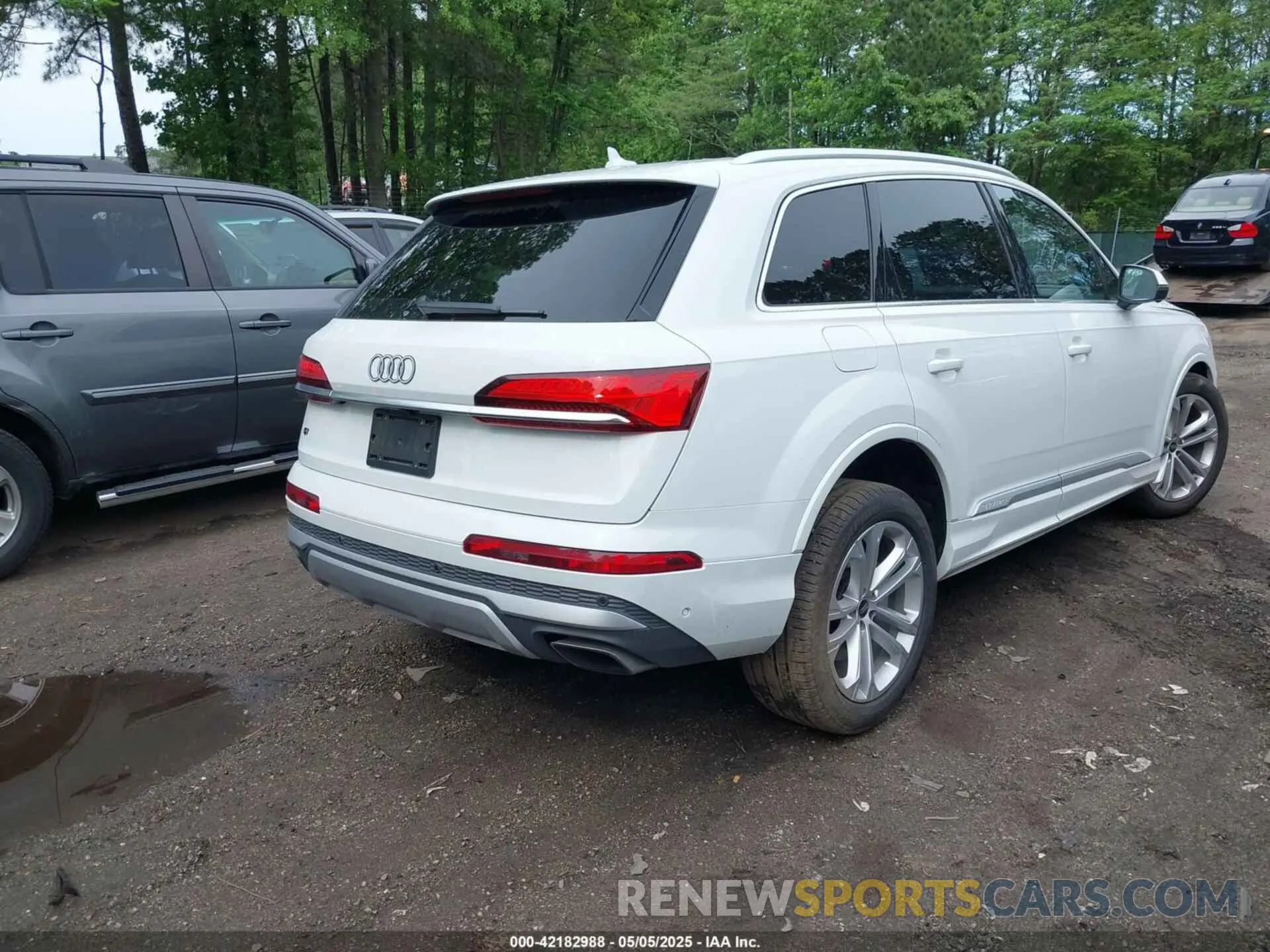 4 fotografías del automóvil dañado WA1LVBF70SD014257 AUDI Q7 2025