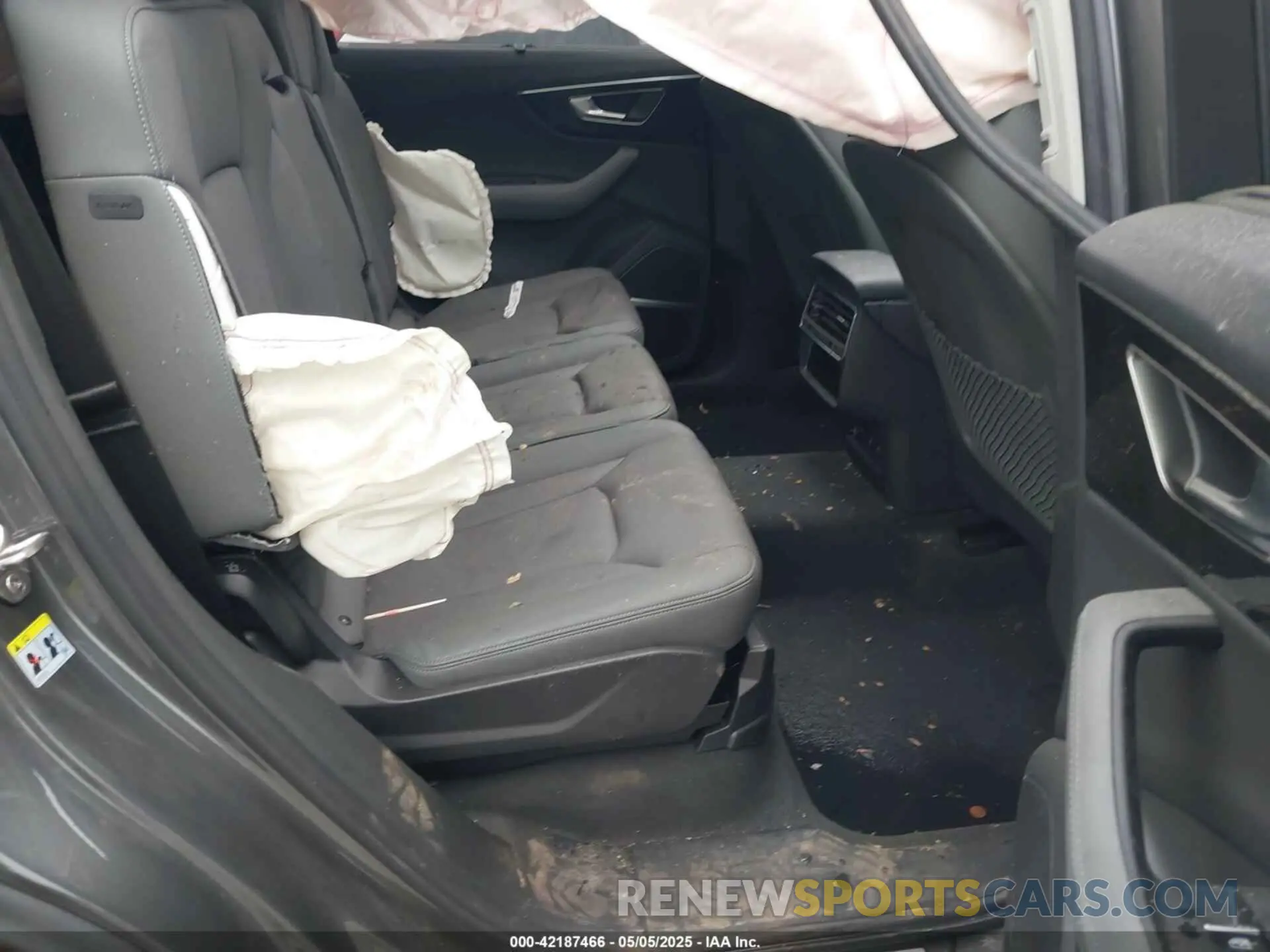 8 fotografías del automóvil dañado WA1LVBF7XSD017201 AUDI Q7 2025