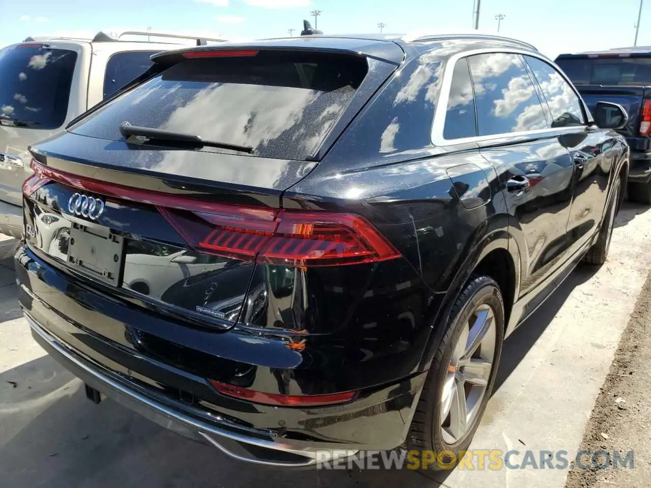 4 fotografías del automóvil dañado WA1AVAF17KD013278 AUDI Q8 2019