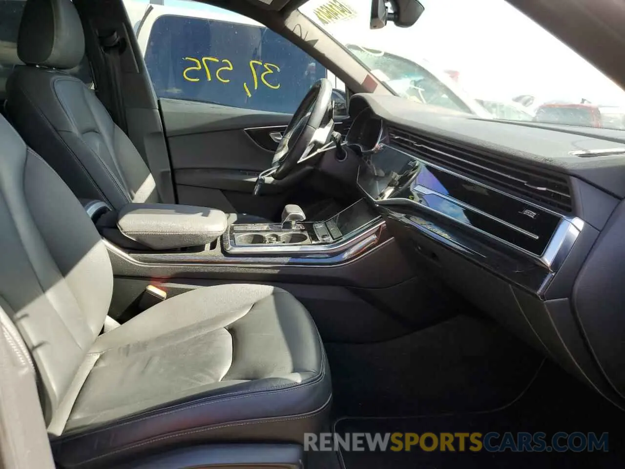 5 fotografías del automóvil dañado WA1AVAF17KD013278 AUDI Q8 2019