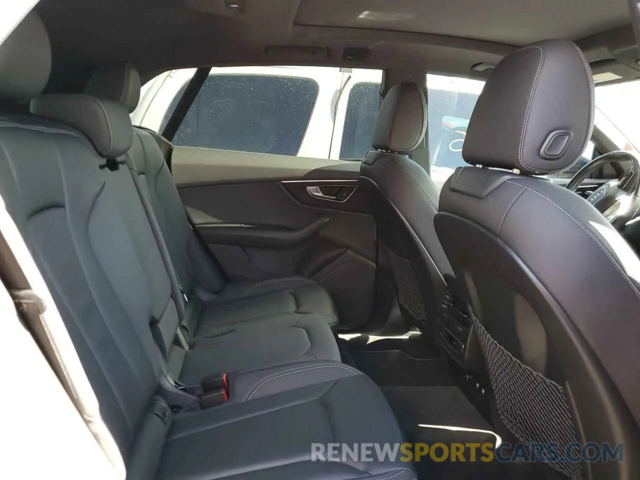 6 fotografías del automóvil dañado WA1AVAF17KD013278 AUDI Q8 2019