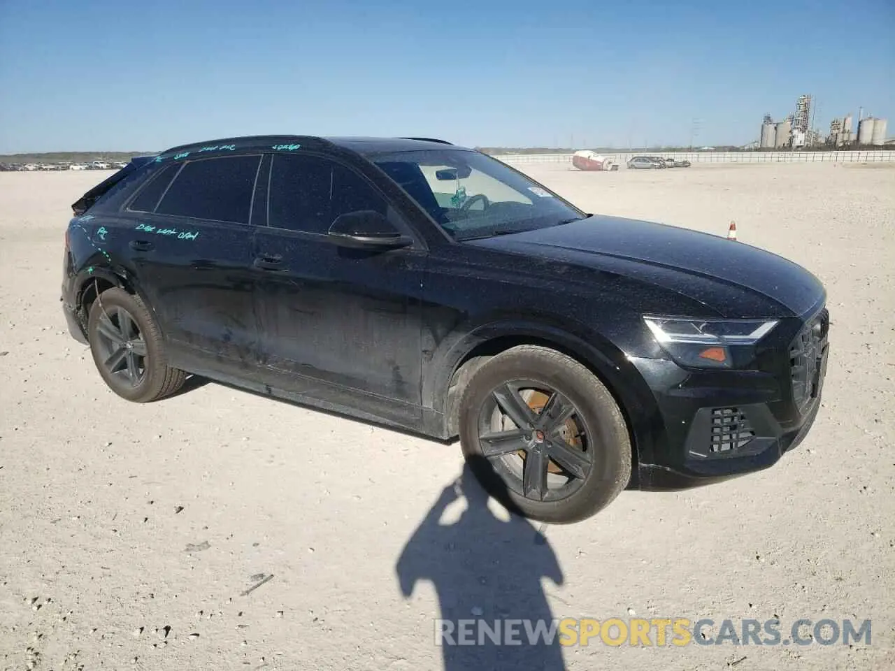4 fotografías del automóvil dañado WA1AVAF17KD018660 AUDI Q8 2019