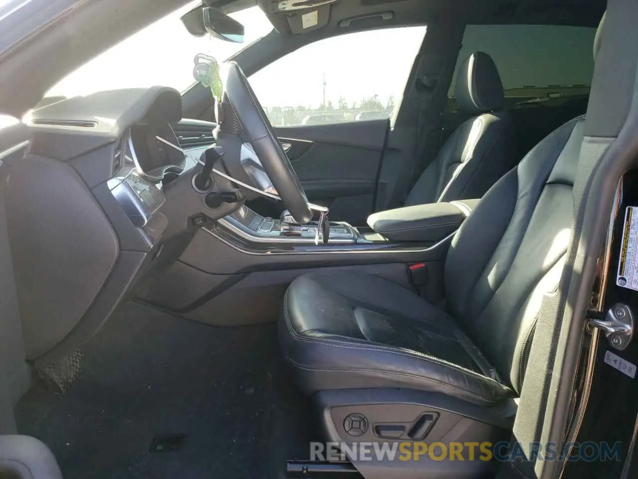 7 fotografías del automóvil dañado WA1AVAF17KD018660 AUDI Q8 2019