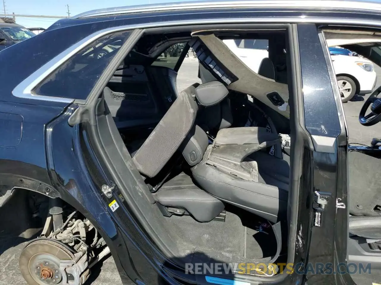 10 fotografías del automóvil dañado WA1AVAF18KD009918 AUDI Q8 2019